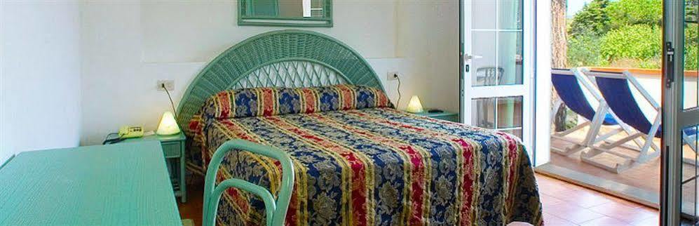 Hotel Villa Cristina ISOLA D'ELBA Bagian luar foto